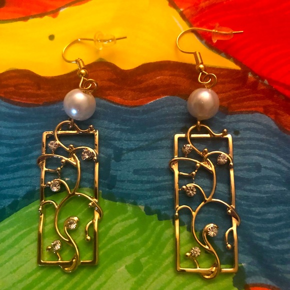 Hand Crafted Jewelry - Homemade Beautiful Dangle Crystal Earrings.